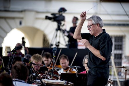 Společný orchestr žáků ZUŠ a hráčů České filharmonie vystoupí pod taktovkou Petra Altrichtera